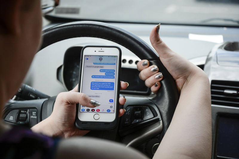 Chiefs: Too many loopholes in texting-and-driving law